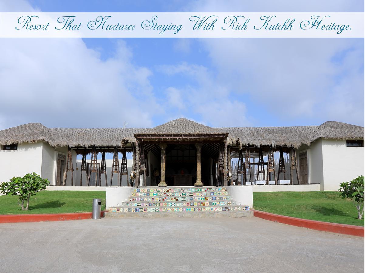 Serena Beach Resort Māndvi Esterno foto
