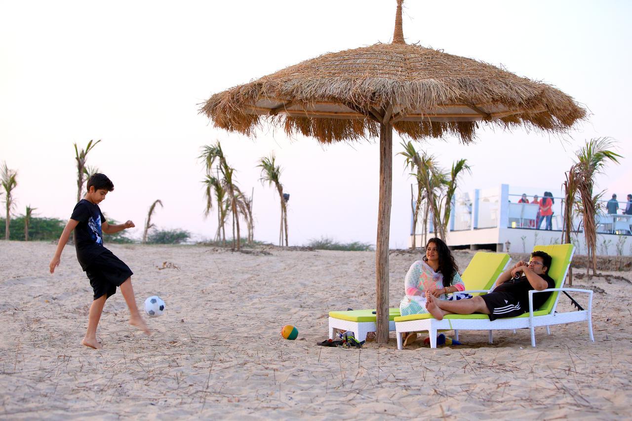 Serena Beach Resort Māndvi Esterno foto