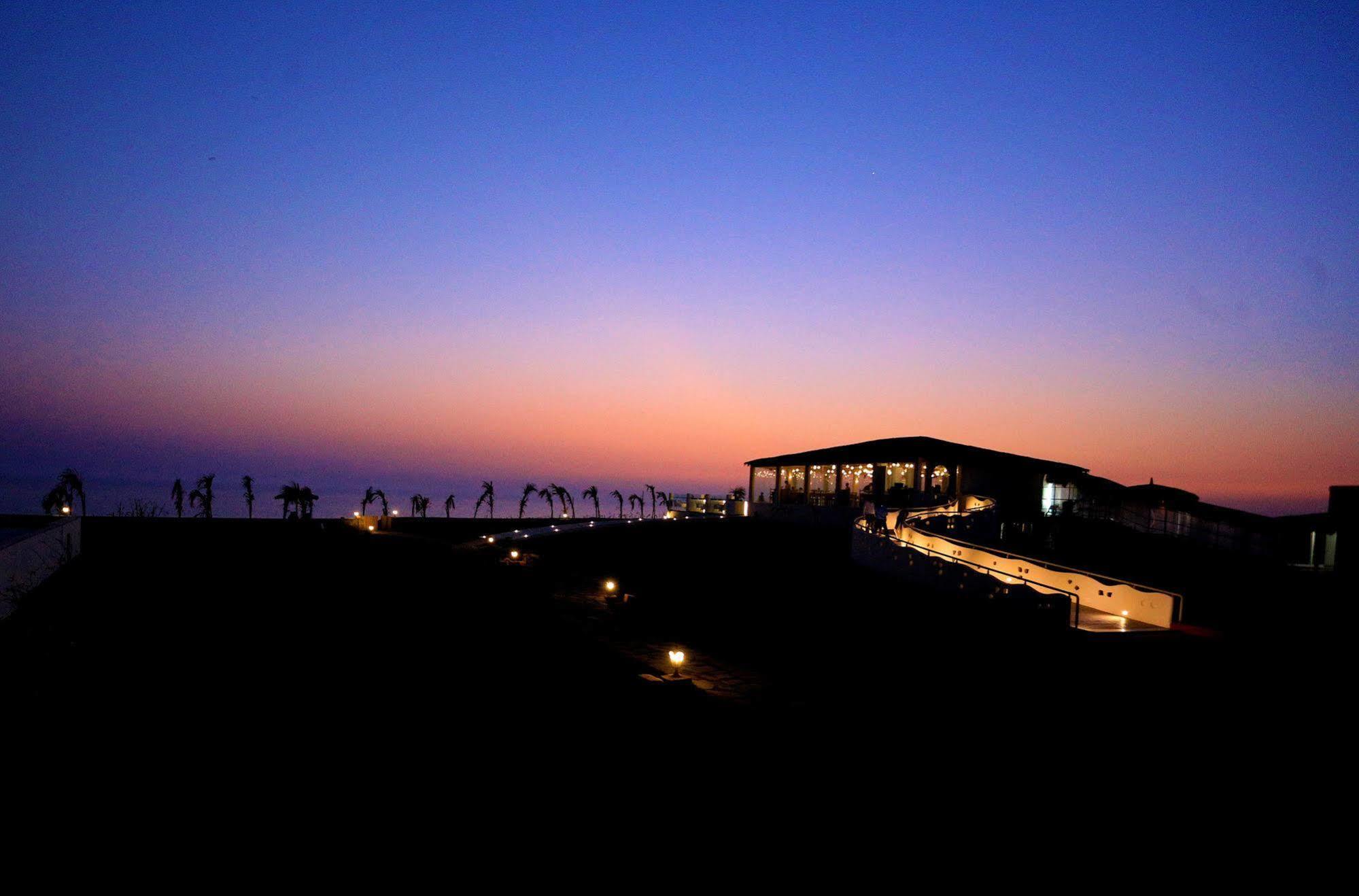 Serena Beach Resort Māndvi Esterno foto