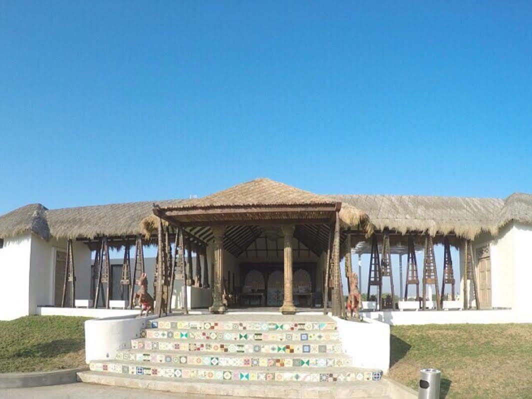 Serena Beach Resort Māndvi Esterno foto