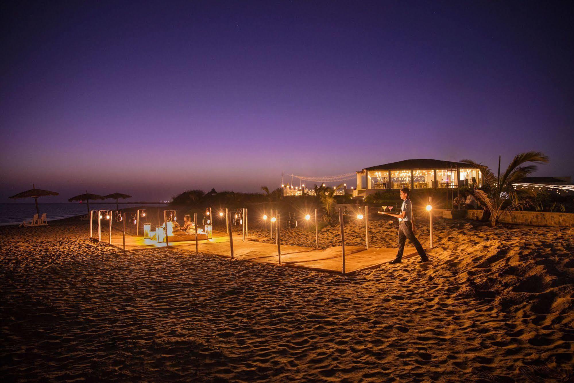 Serena Beach Resort Māndvi Esterno foto