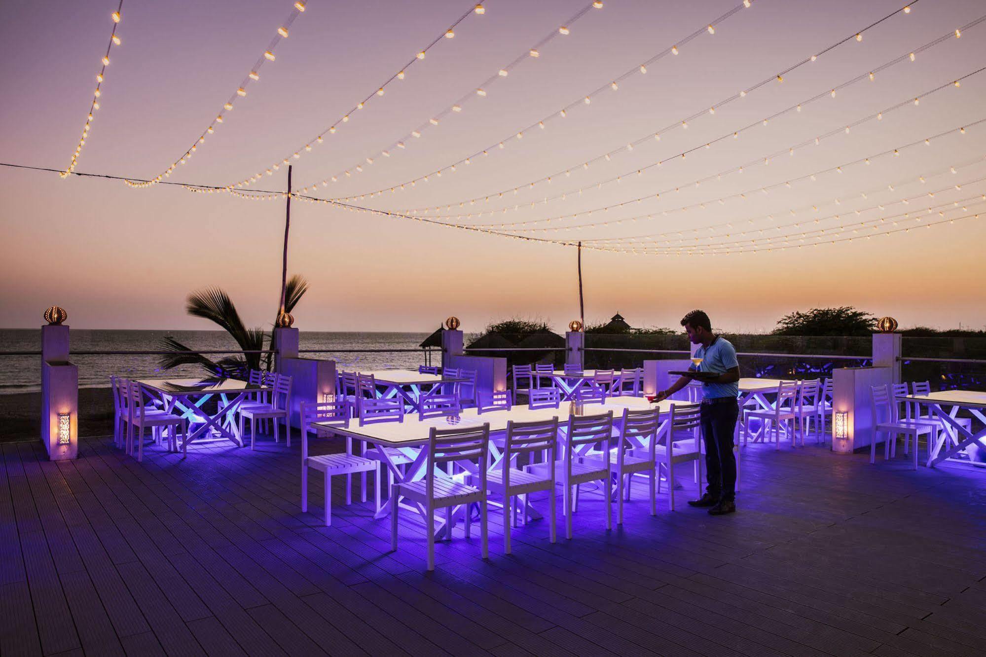 Serena Beach Resort Māndvi Esterno foto