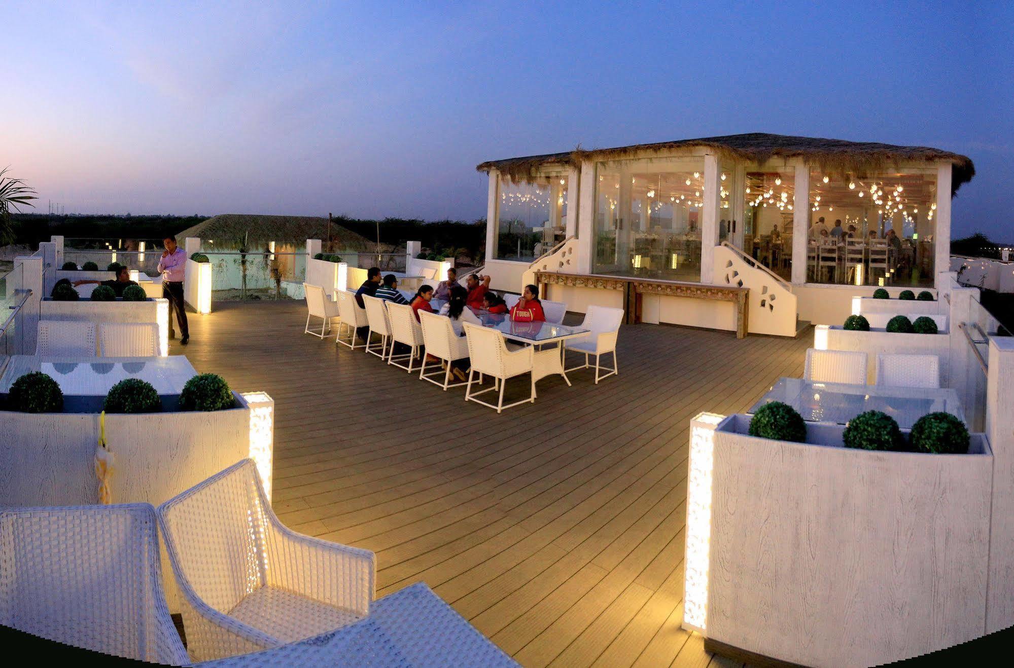 Serena Beach Resort Māndvi Esterno foto